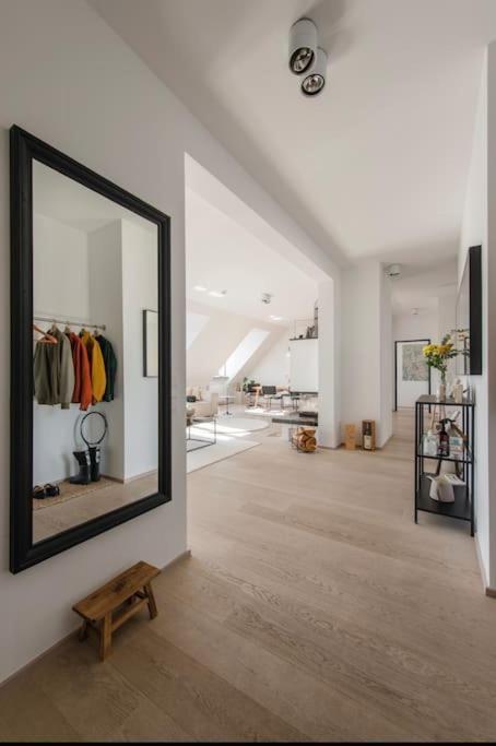Hemingway Penthouse With Fireplace/chimney Appartement München
