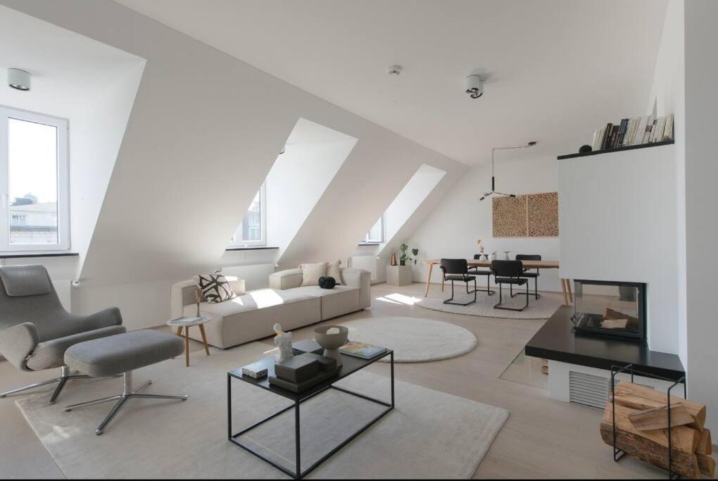 Hemingway Penthouse With Fireplace/chimney Appartement München